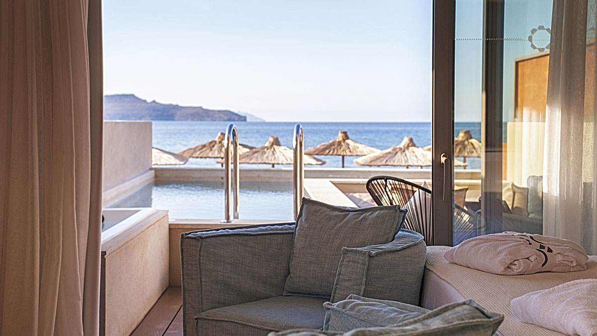 Pure Haven Sea Front  with Private Pool